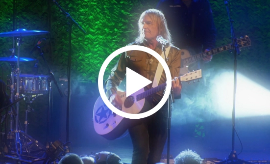 Thumbnail for video of Mike and The Alarm performing Forwards